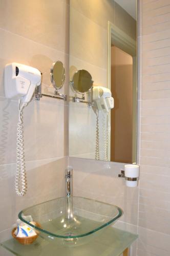 Saga Hotel - image 10