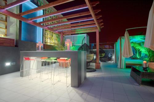 Valentina Beach Apartments & Suites - image 6