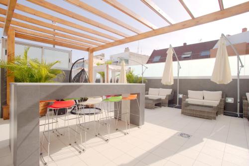Valentina Beach Apartments & Suites - image 2
