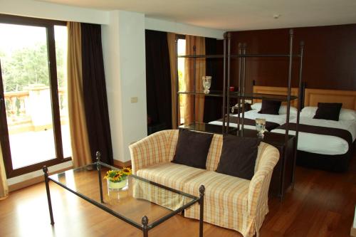 Hotel Termes Montbrió - image 7