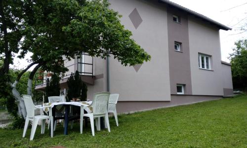 Apartment Beha - image 13