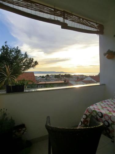 Studio with Balcony image 8