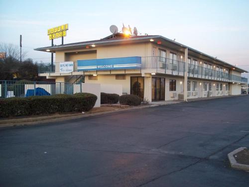 Skyline Inn in Conway
