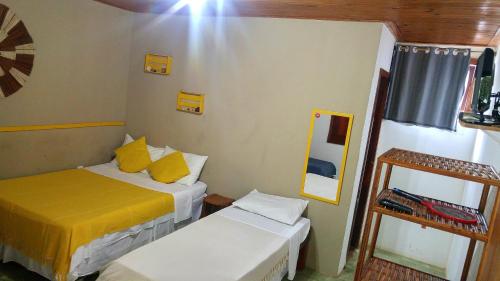 1 double bed, 2 twin beds