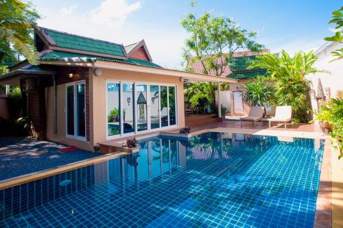 Baan Manuchang Villa, SHA Certified