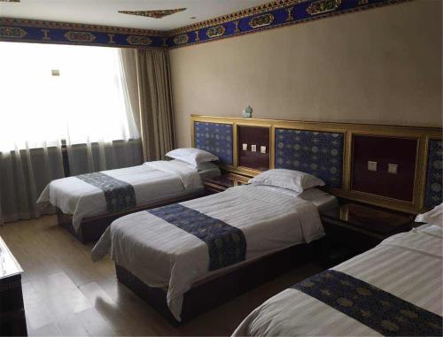 3 twin beds