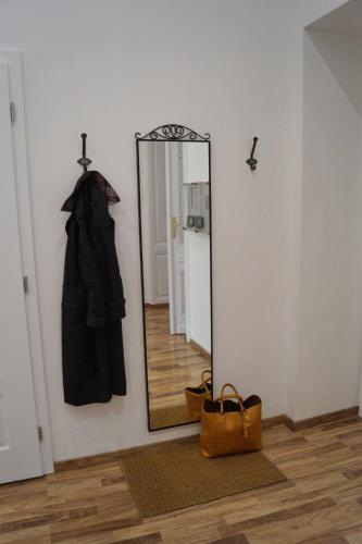 Spacious Evergreen Apartment in the heart of Budapest - image 9