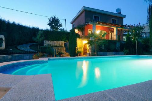 Villa with Private Pool room in Villa Old Garden