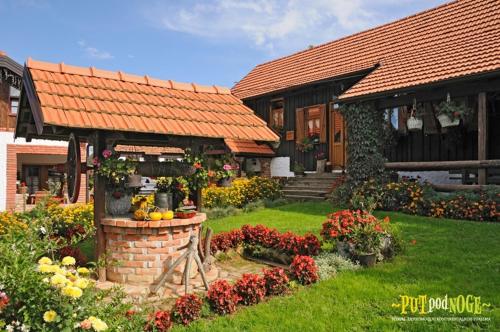  Seoski turizam Rakić, Unterkunft in Križevci