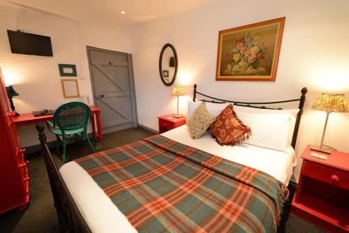 The White Lion Inn - image 11