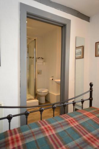 The White Lion Inn - image 13