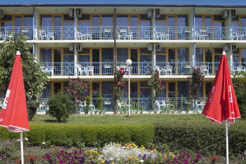Continental Park Hotel – Sunny Beach, WY