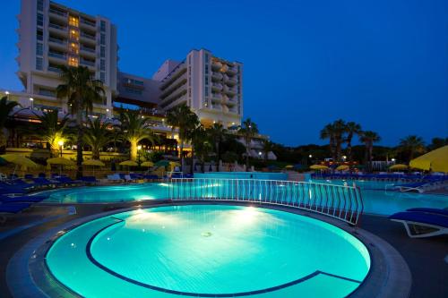 Fantasia Deluxe Hotel - 수영장