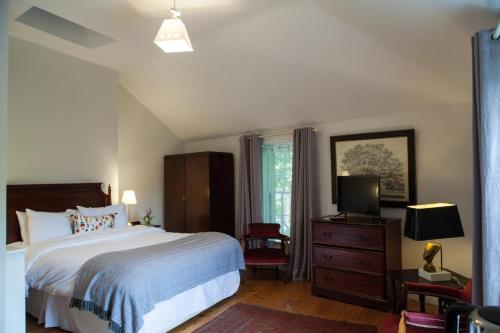 The Harcourt Suites - image 5