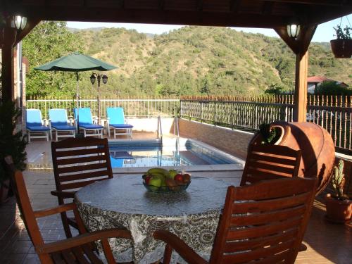 Skats, The Love Holiday House in Treis Elies