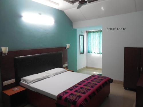 Hotel Silver Springs – Ahmedabad, TN