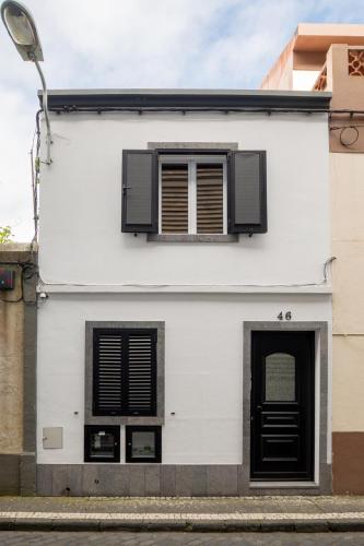 ทางเข้า, Canadian Villa in ปอนตา เดลกาดา