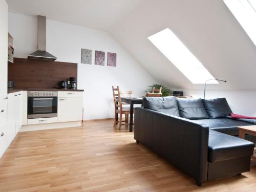 2 bedrooms, 3 beds