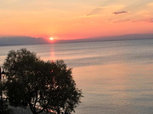 Metaxa Seafront Apartment