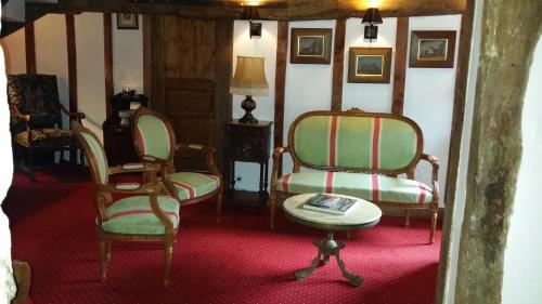 Les Trois Cheminees Chambres d'Hotes photo 22