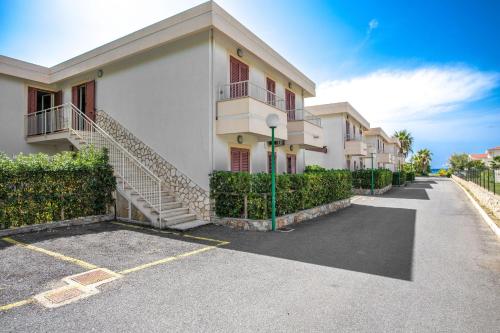 Three-Bedroom Apartment - Annex