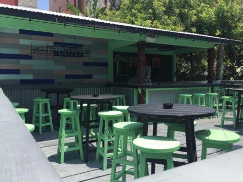 Upper Deck Hotel and Bar - Adults Only - image 14