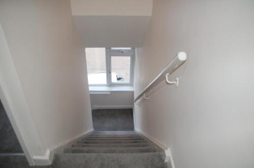 3 Bedroom Apartment Coventry - Hosted by Coventry Accommodation