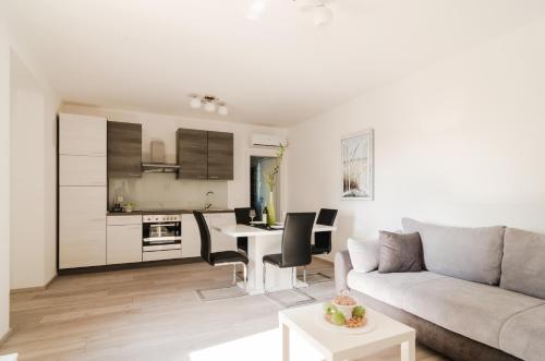  Apartments F&M, Unterkunft in Zadar