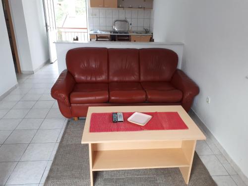 1 double bed, 3 twin beds, 1 sofa bed