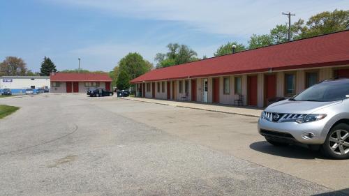 Airline Motel - image 8