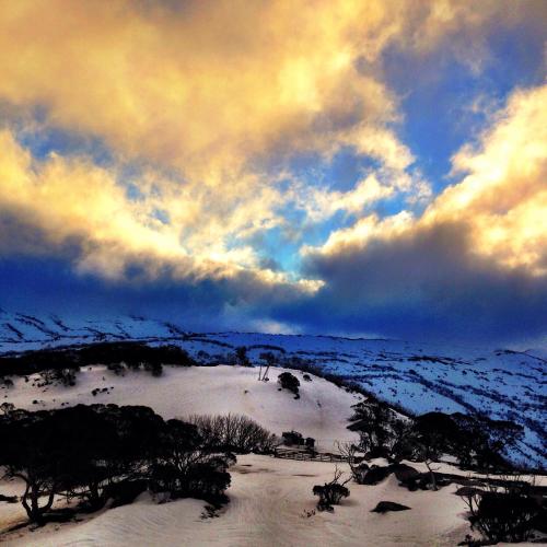 The Man from Snowy River Hotel in Perisher Valley