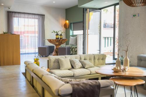 Sunshine Boutique Hotel - image 10