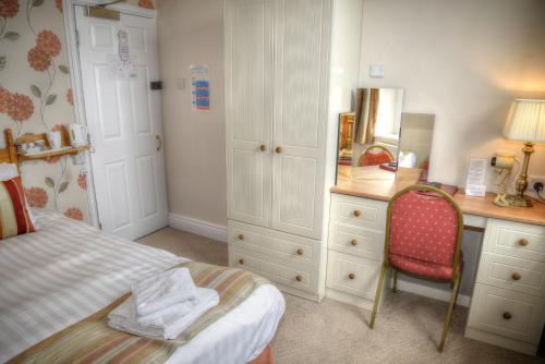 The Lion Hotel - image 2