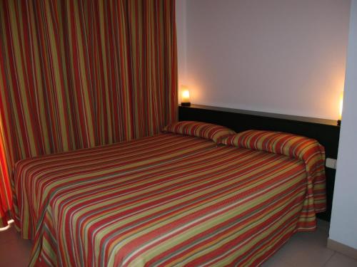 Family One-Bedroom Apartment with Balcony room in Apartaments Rosanna