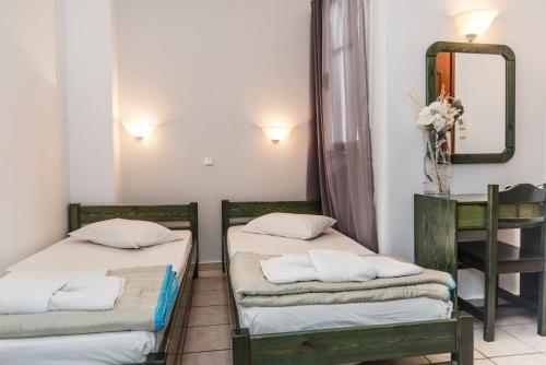 Aleka's Rooms - image 7