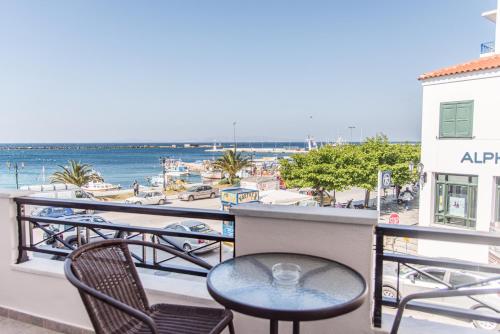 balkon/terras, Aleka's Rooms in Tinos