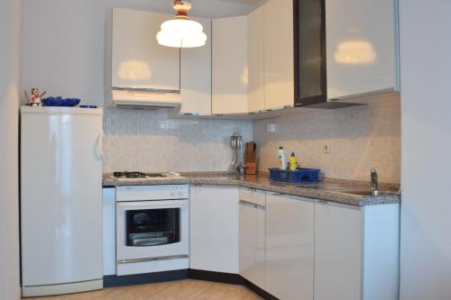 Kitchen, Apartments Green Oasis in Malinska