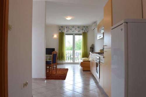 Kitchen, Apartments Green Oasis in Malinska