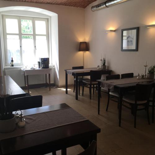 Létesítmények, Wildenauer's in Rothneusiedl