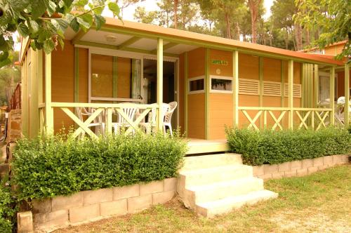 Two-Bedroom Bungalow (6 Adults)