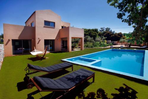  Budget Villa Litsarda Princess with Pool, Childrens Area, BBQ & Hammock!, Unterkunft in Litsárdha