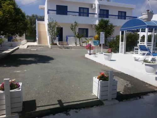 Flokkas Hotel Apartments - image 2