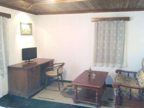 Art - M Gallery - image 2