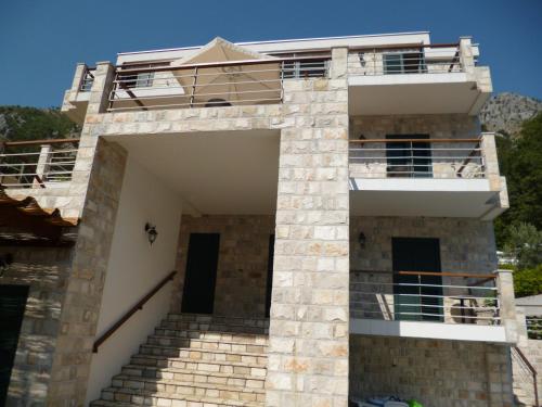 Tempat Masuk, Villa "M Family" in Kotor