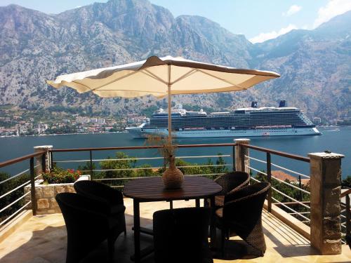 Balkon/teras, Villa "M Family" in Kotor