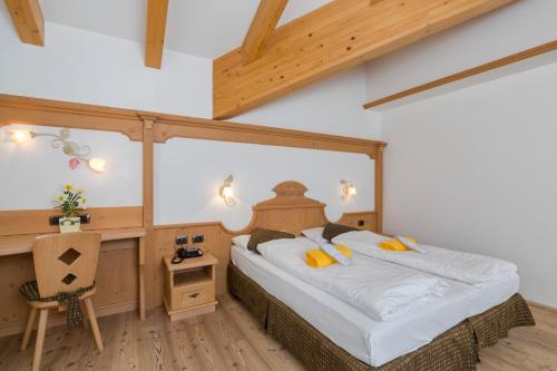 2 twin beds