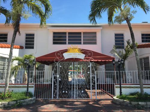 Casa Del Sol Waterfront Resort & Marina