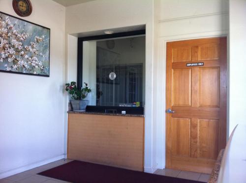 Létesítmények, Village Inn in Tulare (Kalifornia)