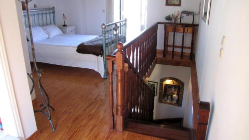  Two floors traditional small house in Sinarádes
