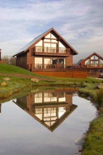 Aspen Lodge - Retallack Resort, St Columb Major, Cornwall